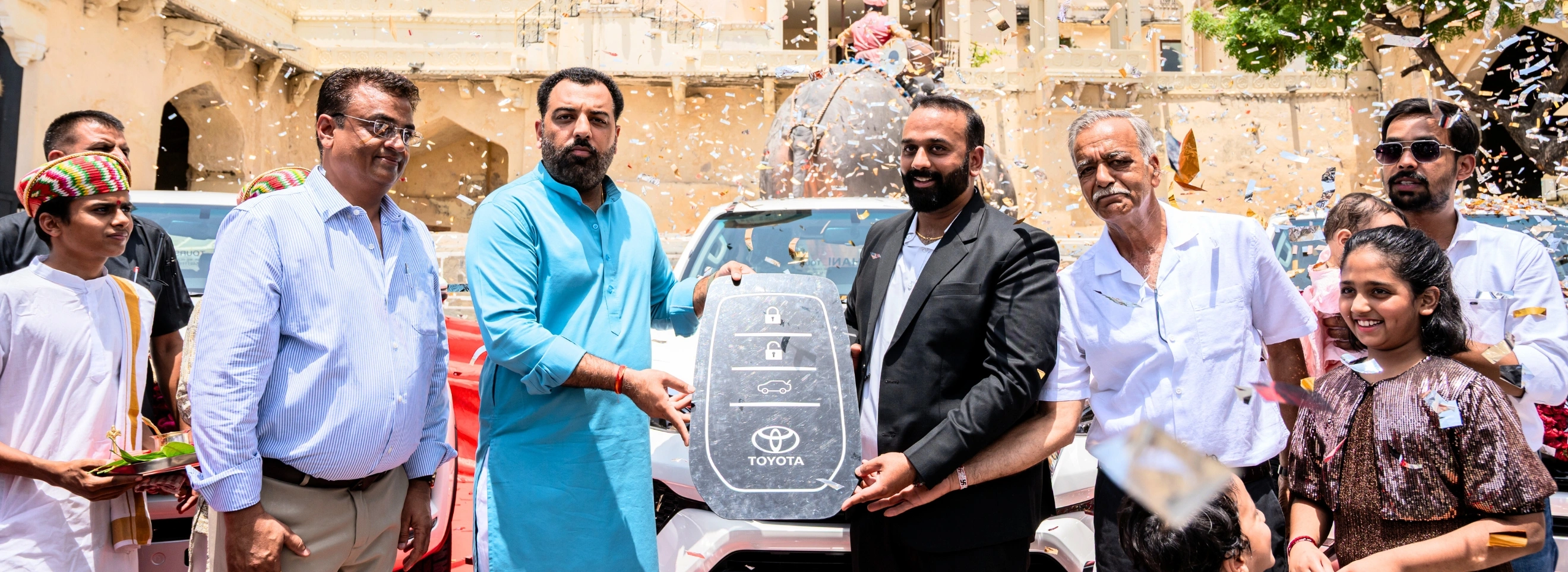 Taxi in Udaipur - Dhani Tours